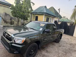 Toyota Tacoma 2015 Green