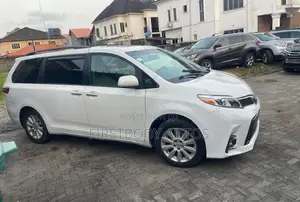 Toyota Sienna 2015 White