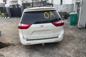 Toyota Sienna 2015 White