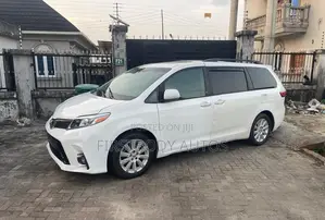 Toyota Sienna 2015 White