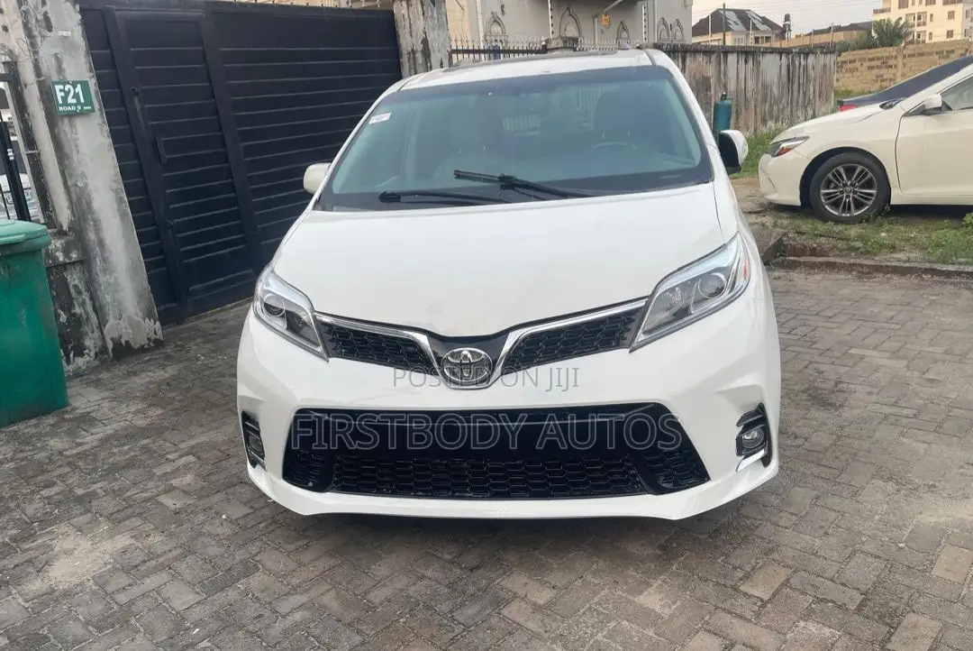 Toyota Sienna 2015 White