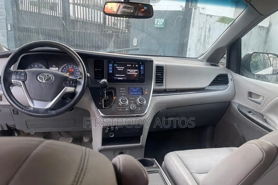 Toyota Sienna 2015 White