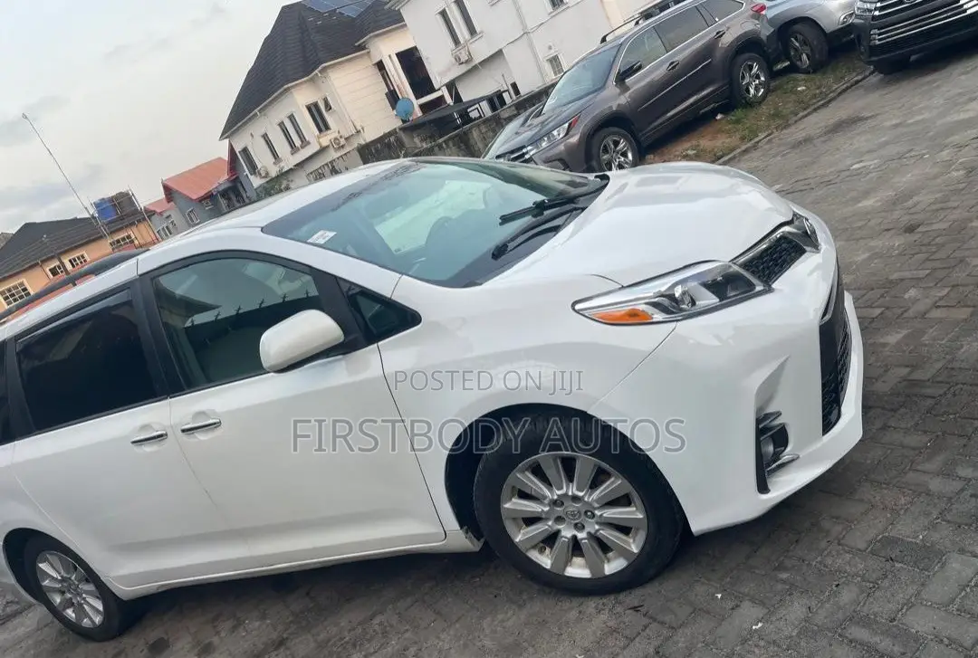 Toyota Sienna 2015 White