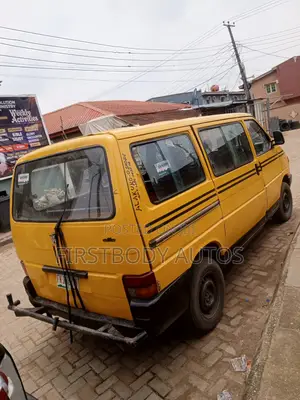 Volkswagen LT 2006 Yellow