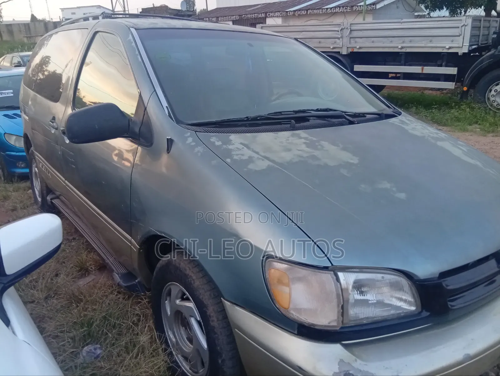 Toyota Sienna 1999 Gray