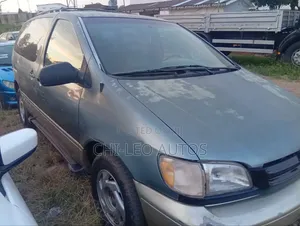 Toyota Sienna 1999 Gray