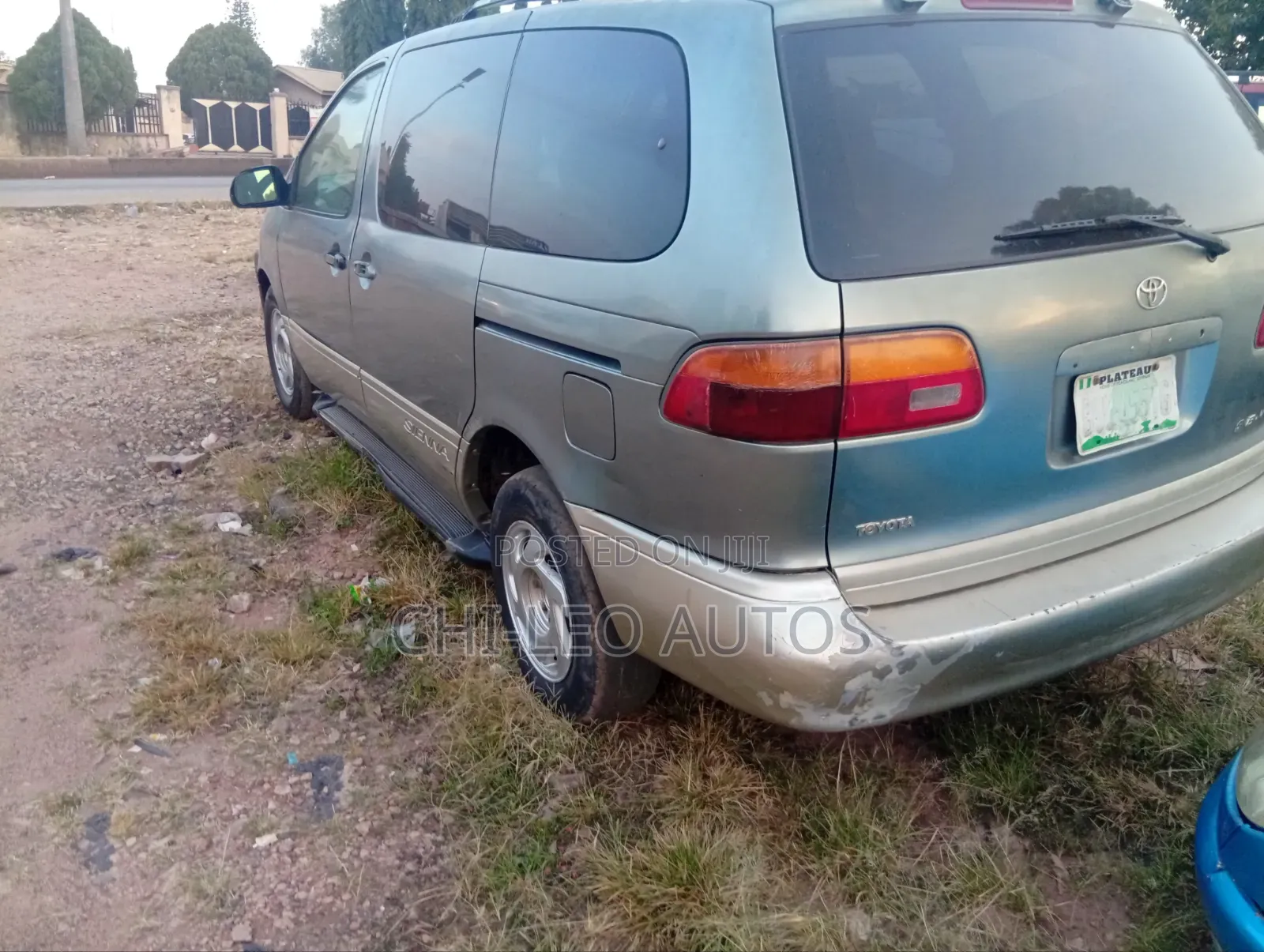 Toyota Sienna 1999 Gray