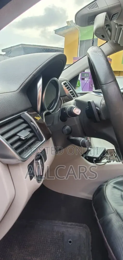 Mercedes-Benz GL-Class 2014 Silver
