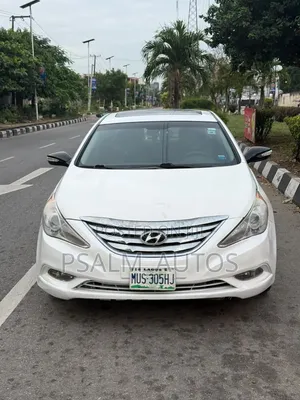 Hyundai Sonata Limited 2.0T Sedan (2.0L 4cyl 6A) 2012 White