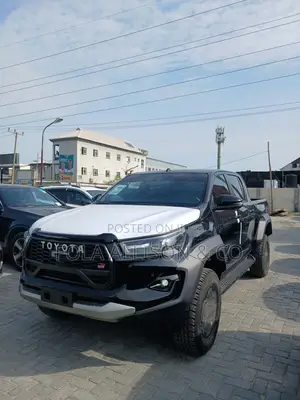 New Toyota Hilux 2025 Black