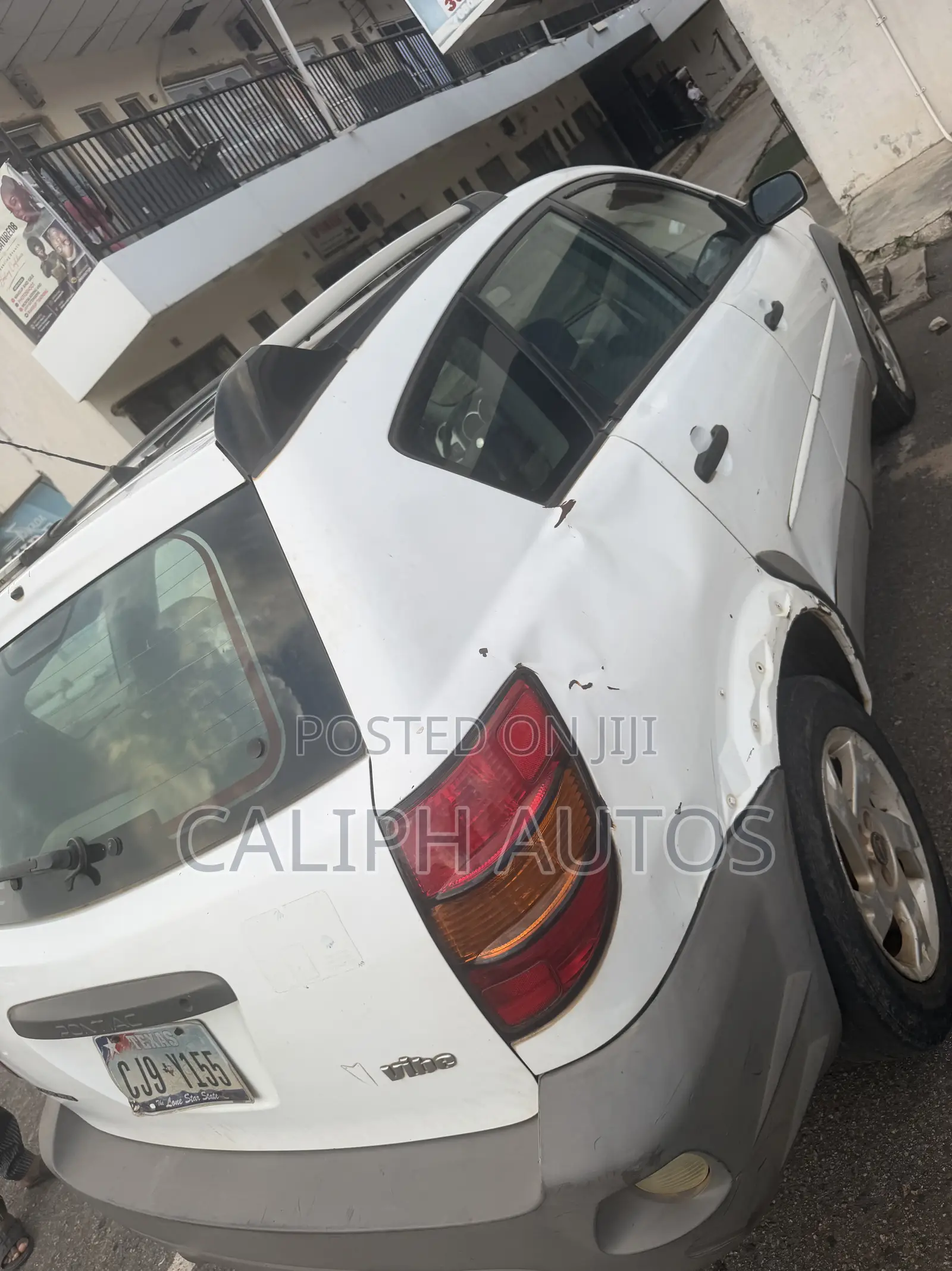 Pontiac Vibe Automatic 2003 White