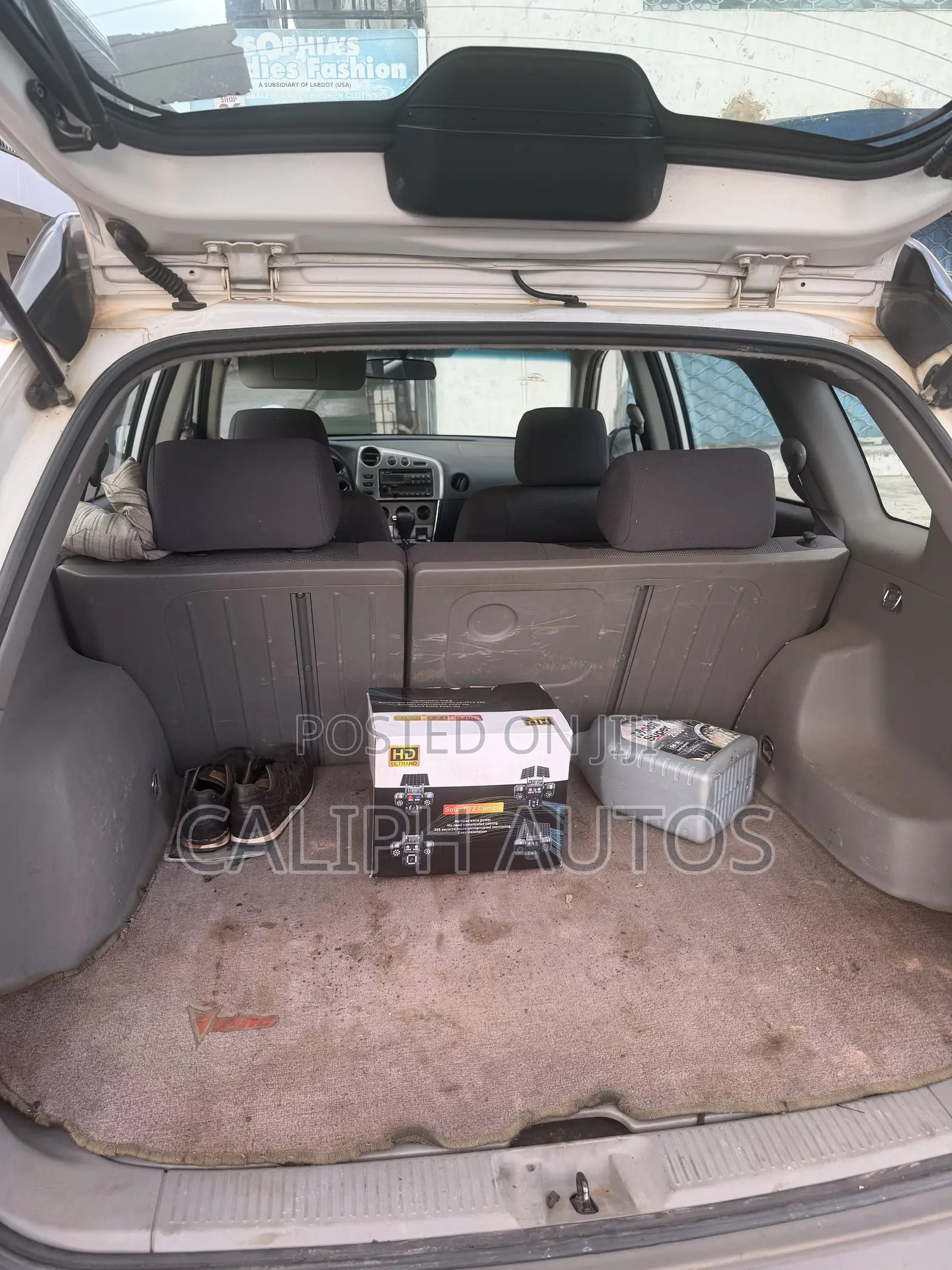 Pontiac Vibe Automatic 2003 White