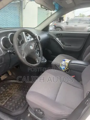 Pontiac Vibe Automatic 2003 White