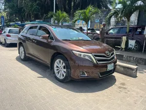 Toyota Venza XLE 2014 Red