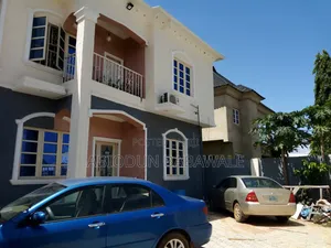 5bdrm Duplex in City College for sale