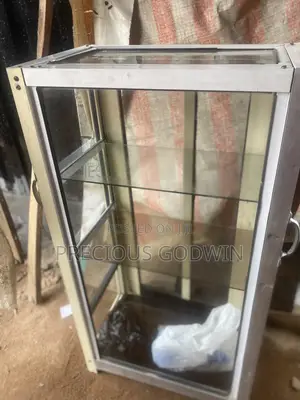 Show Glass