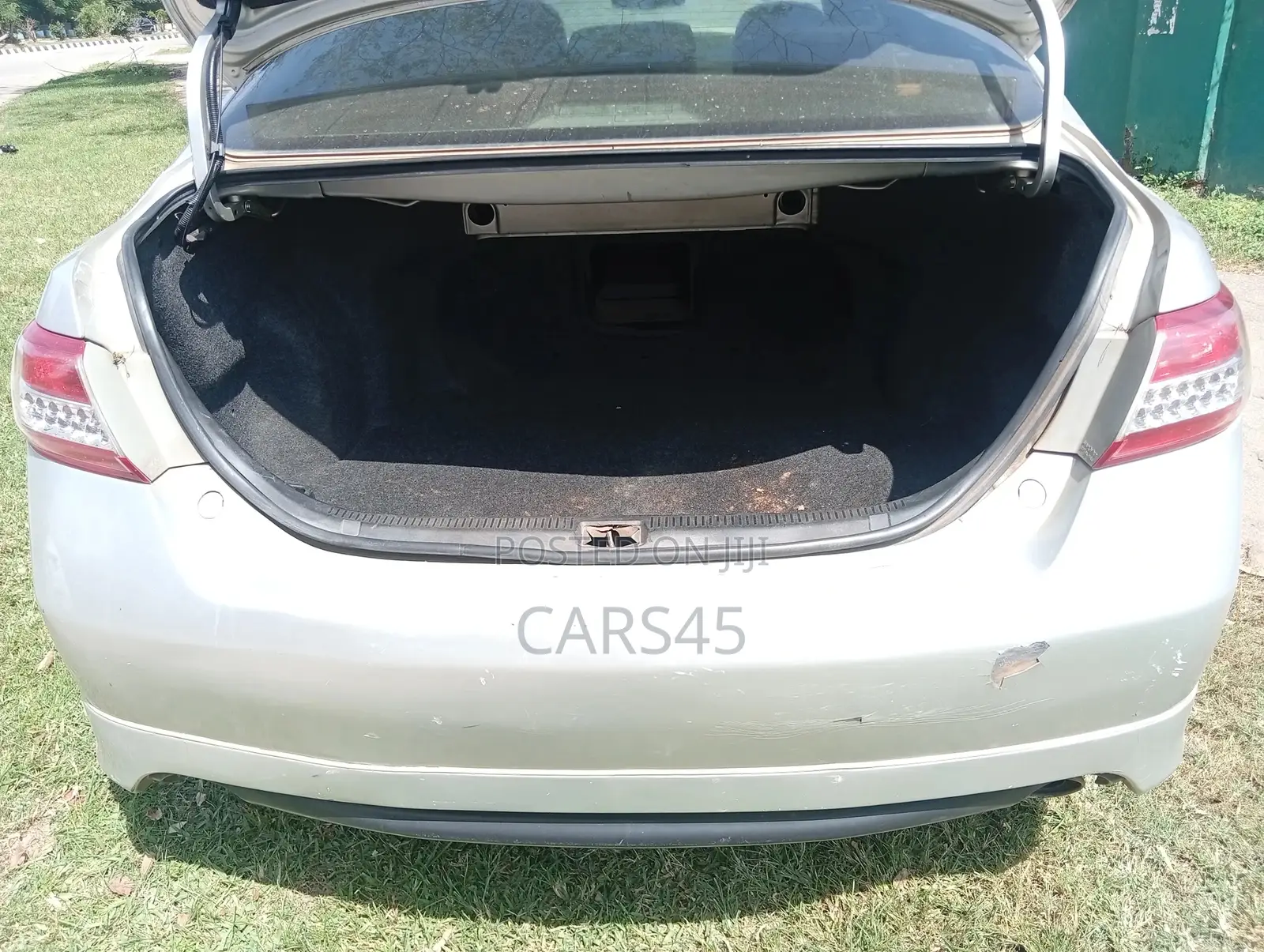 Toyota Camry 2011 Silver