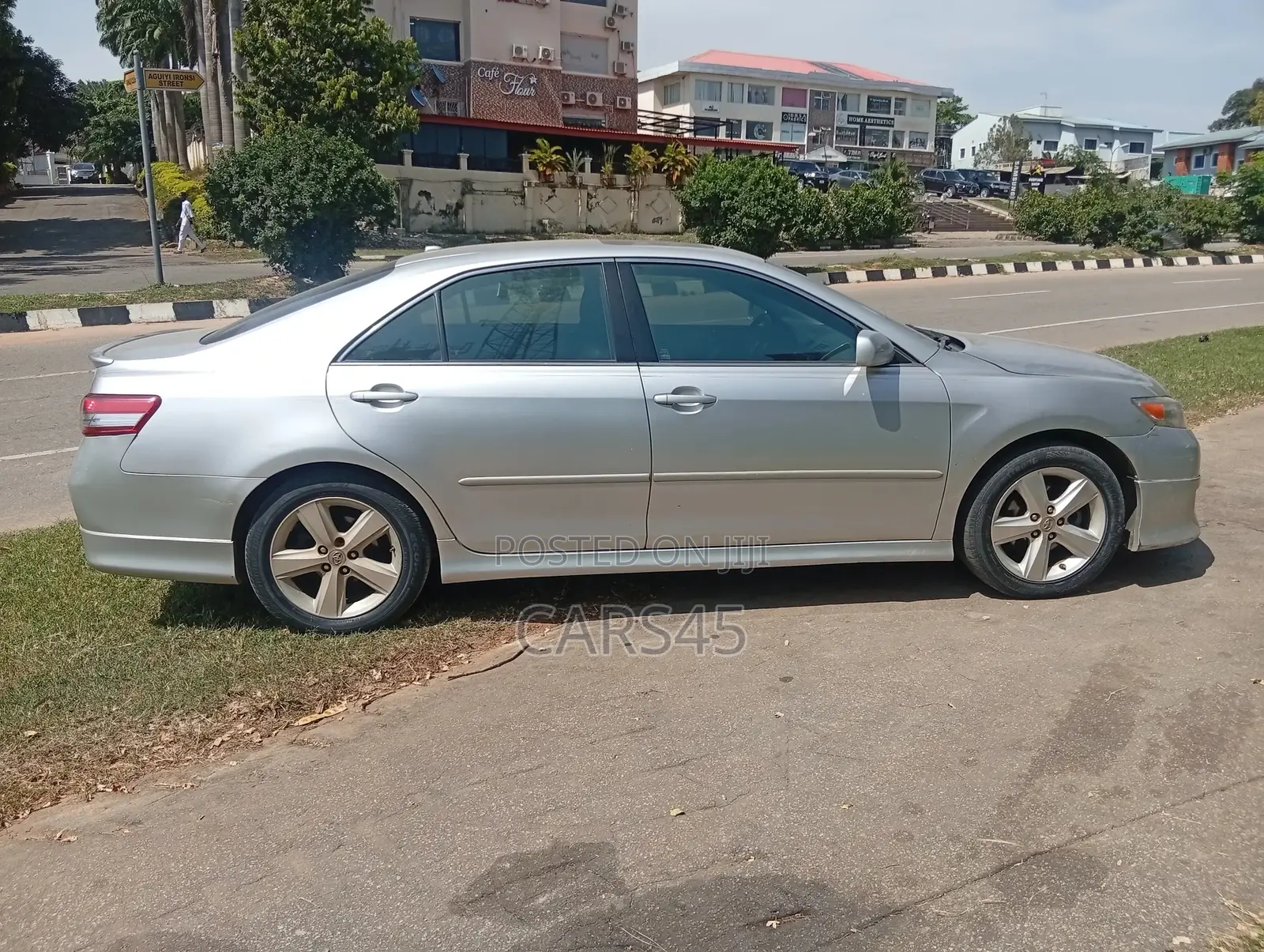 Toyota Camry 2011 Silver