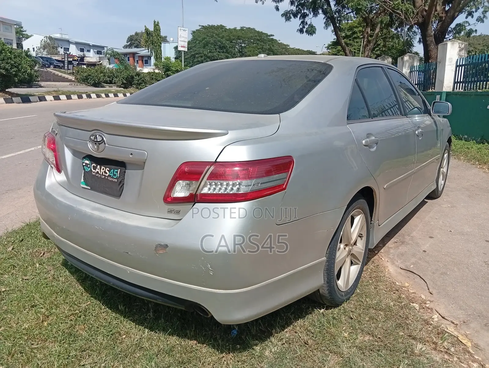 Toyota Camry 2011 Silver