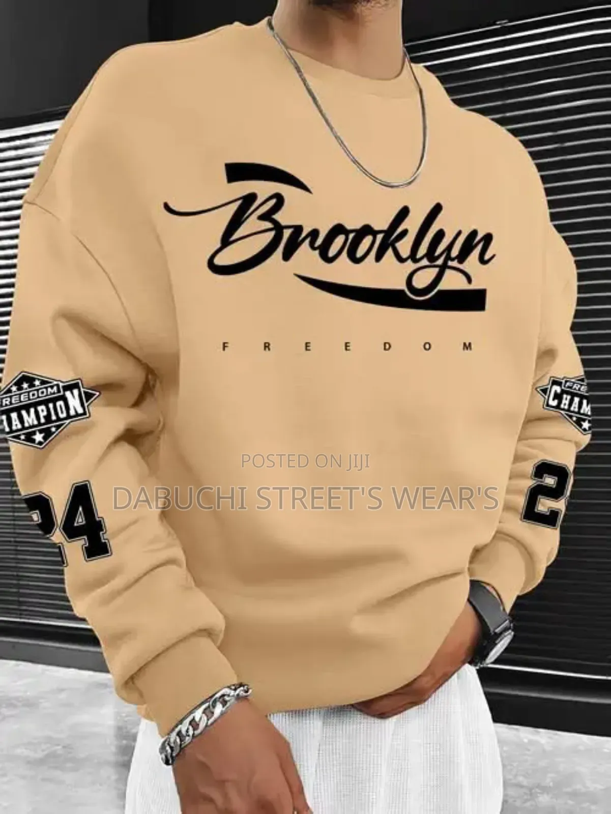 Sweatshirt