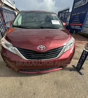 Toyota Sienna LE 8 Passenger 2011 Red