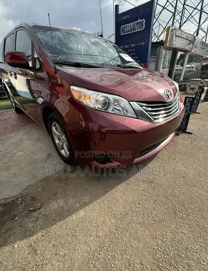 Toyota Sienna LE 8 Passenger 2011 Red