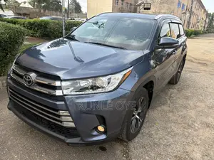 Toyota Highlander XLE V6 4x2 (3.5L 6cyl 6A) 2016 Blue