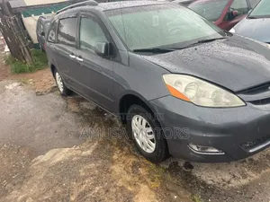 Toyota Sienna LE FWD 2006 Gray