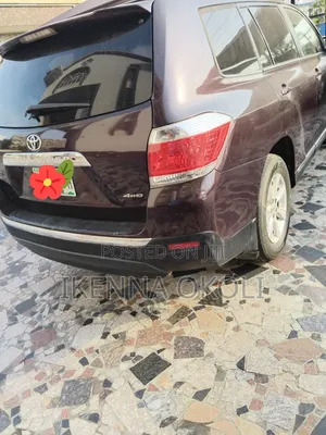 Toyota Highlander 2011 Maroon