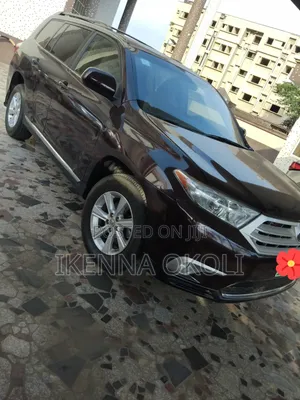Toyota Highlander 2011 Maroon