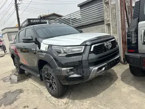 New Toyota Hilux 2026 Black