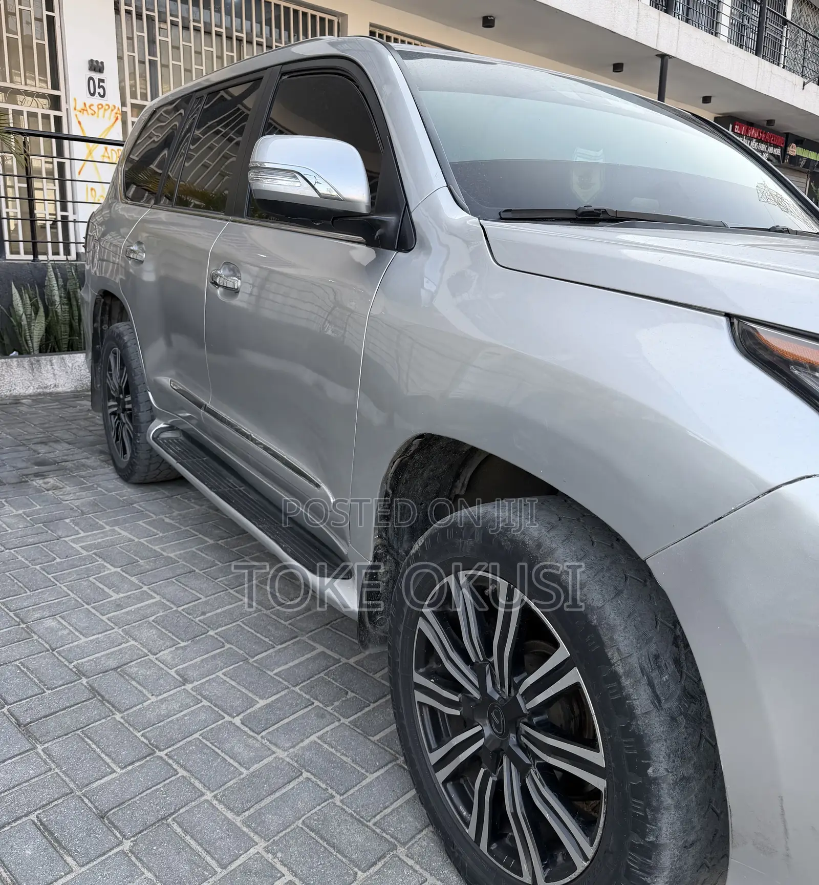 Lexus LX 570 2010 Silver