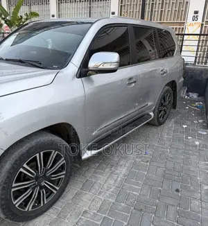 Lexus LX 570 2010 Silver
