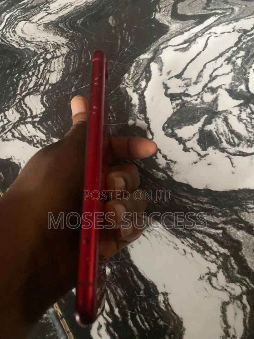 Apple iPhone XR 128 GB Red