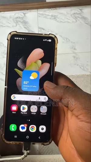 Samsung Galaxy Z Flip4 256 GB Gold