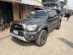 Toyota Tacoma Double Cab 4x4 4.0L V6 5-Speed Automatic 2013 Gray