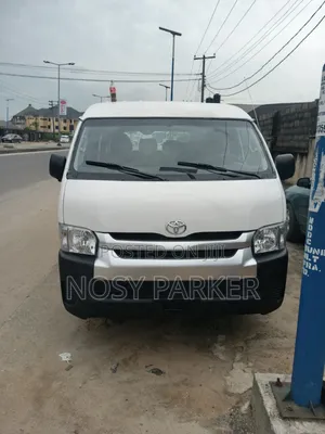 Toyota HiAce 2012 White