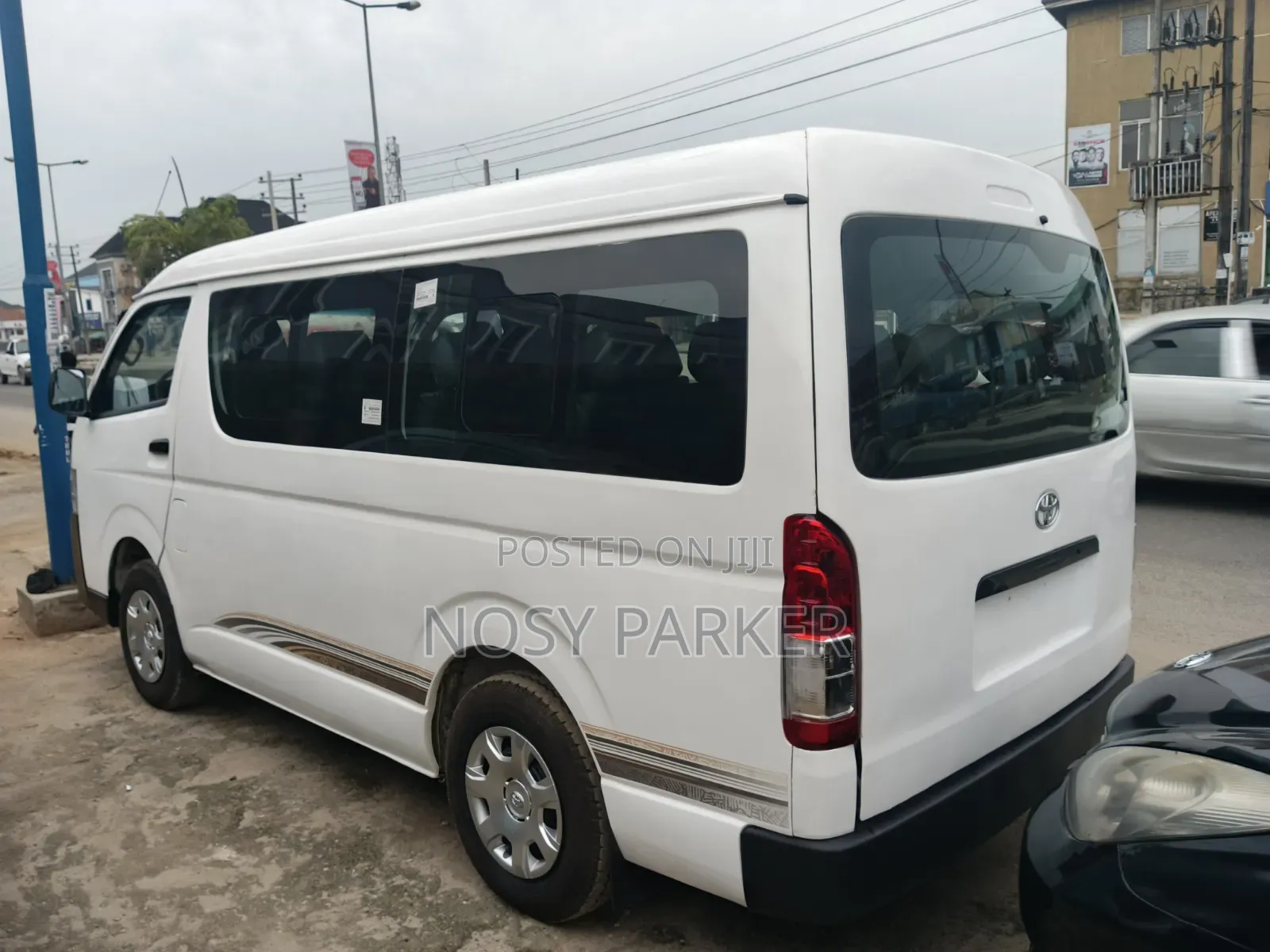 Toyota HiAce 2012 White