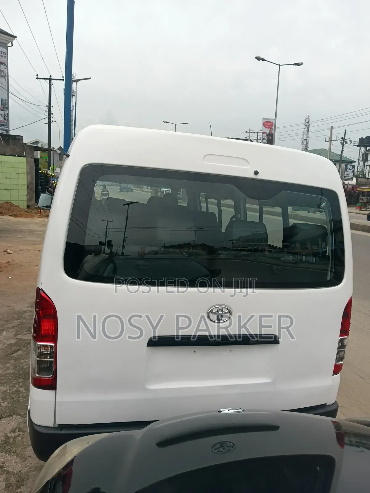 Toyota HiAce 2012 White