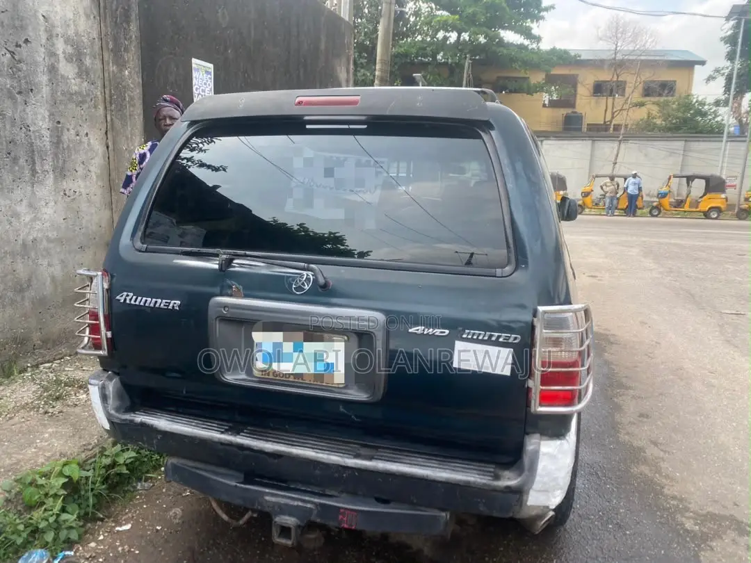 Toyota 4-Runner 2000 Green