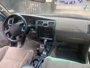 Toyota 4-Runner 2000 Green