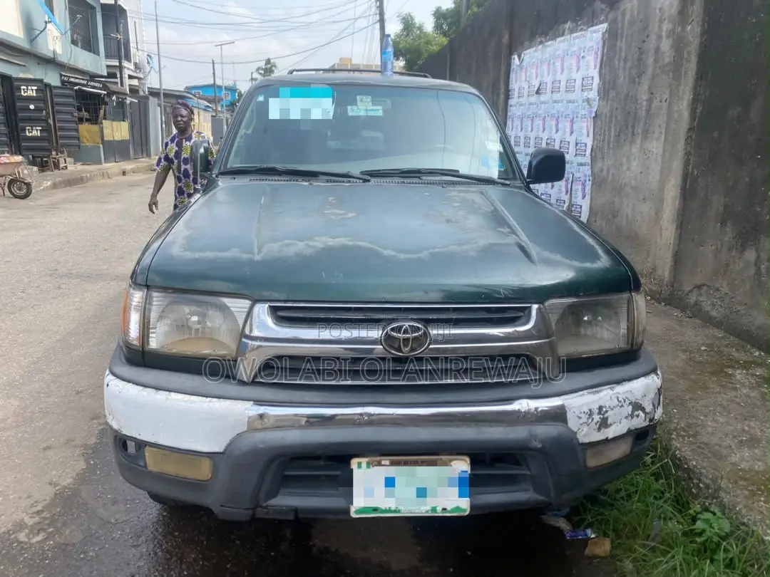 Toyota 4-Runner 2000 Green