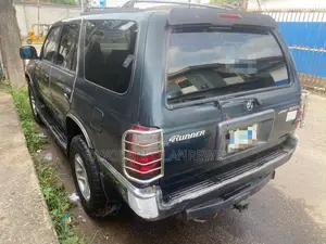 Toyota 4-Runner 2000 Green