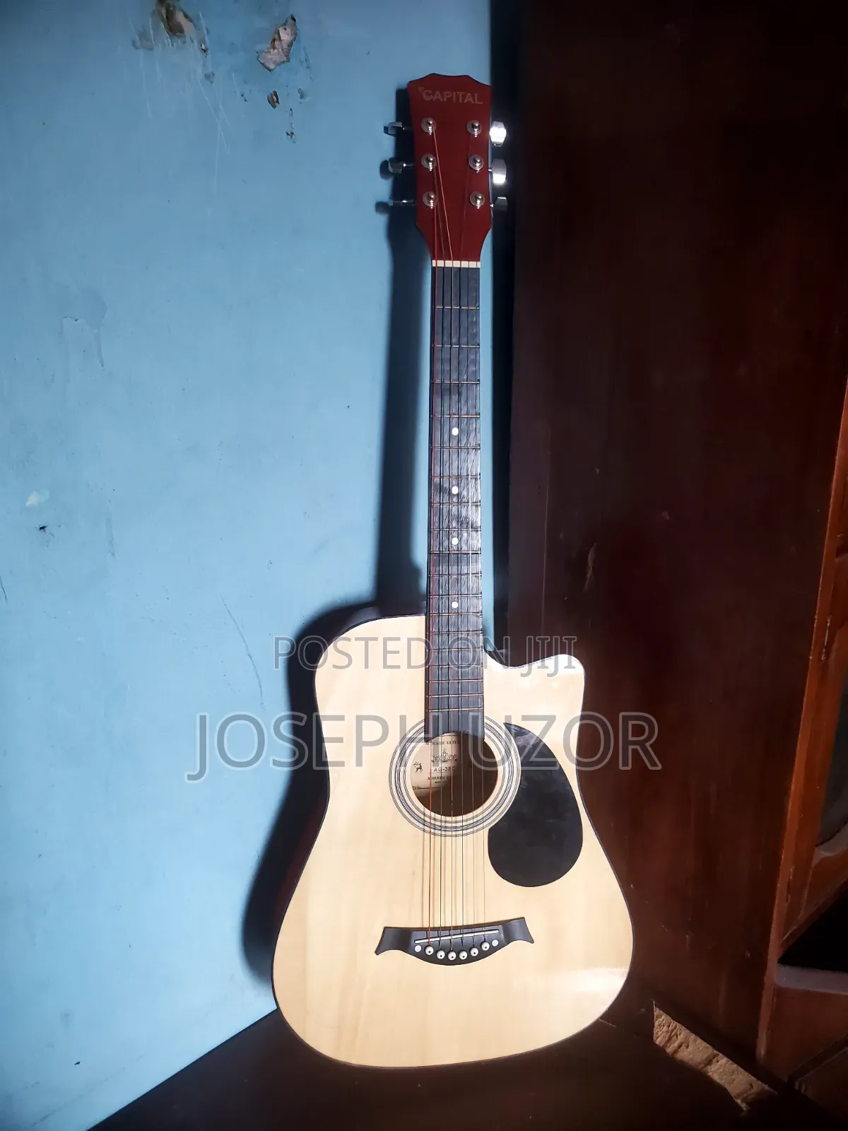 Box Guitar