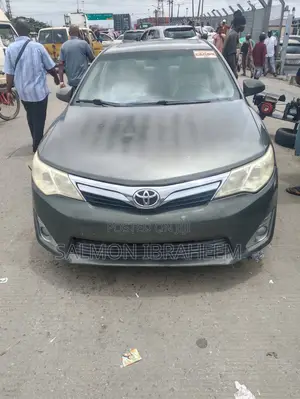 Toyota Camry XLE 4dr Sedan (2.5L 4cyl 6A) 2013 Green
