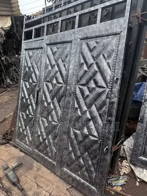 Decorative Heavy-Duty Steel Security Gate – Stylish Design
