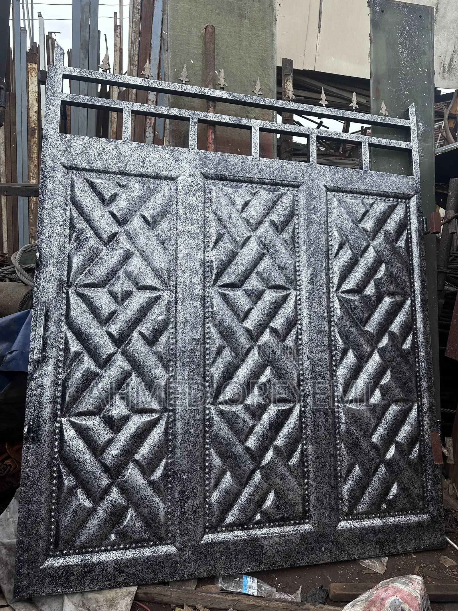 Decorative Heavy-Duty Steel Security Gate – Stylish Design