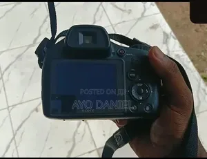 Sony Cyber-Shot DSC-H400