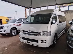 Toyota HiAce 2013 White