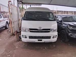 Toyota HiAce 2013 White